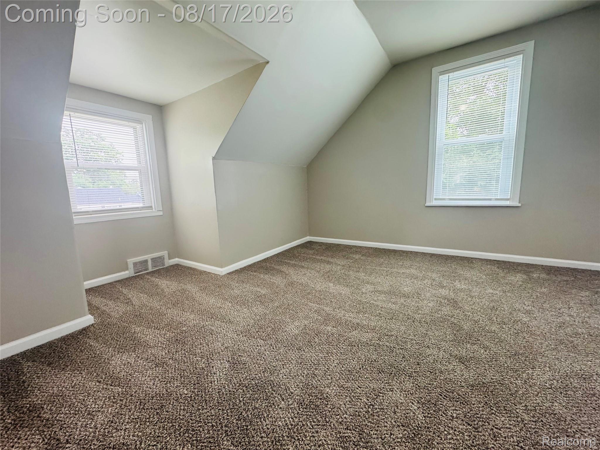 20195 Westhampton Avenue Property Photo 11