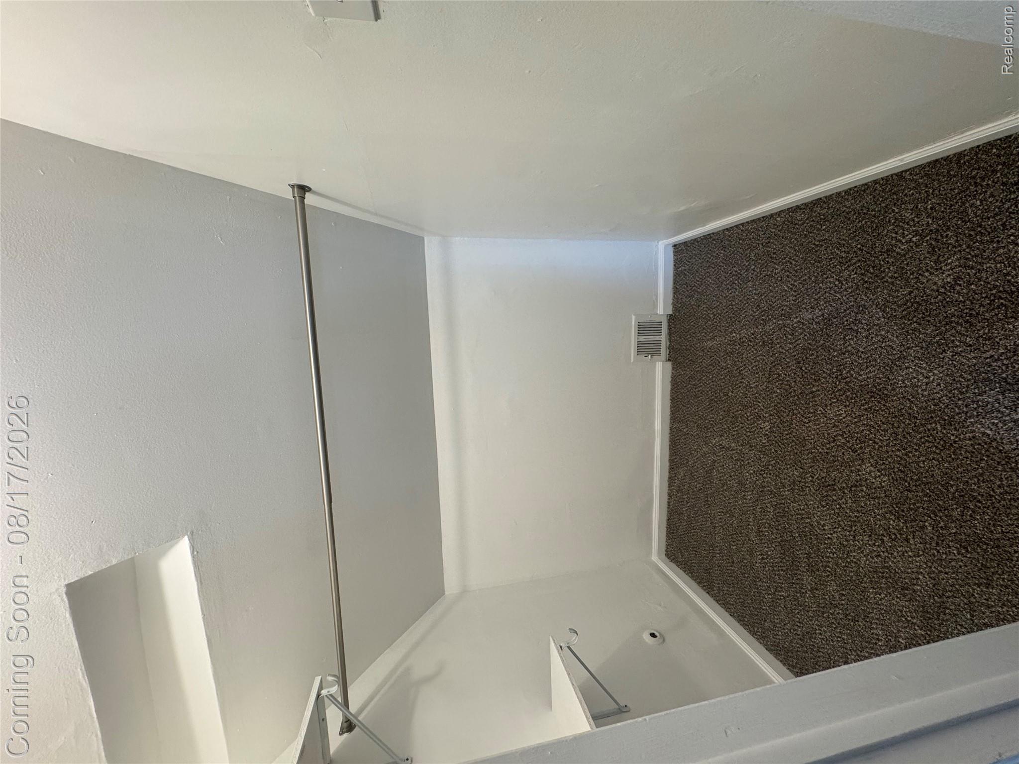 20195 Westhampton Avenue Property Photo 12