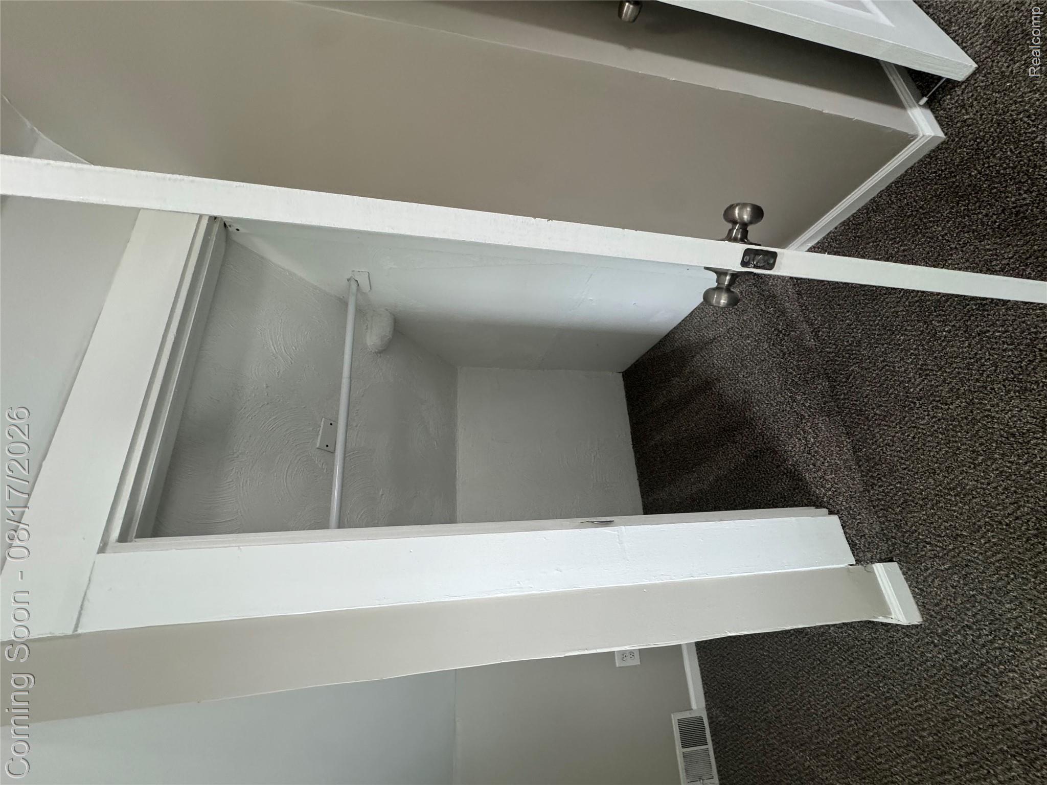20195 Westhampton Avenue Property Photo 13