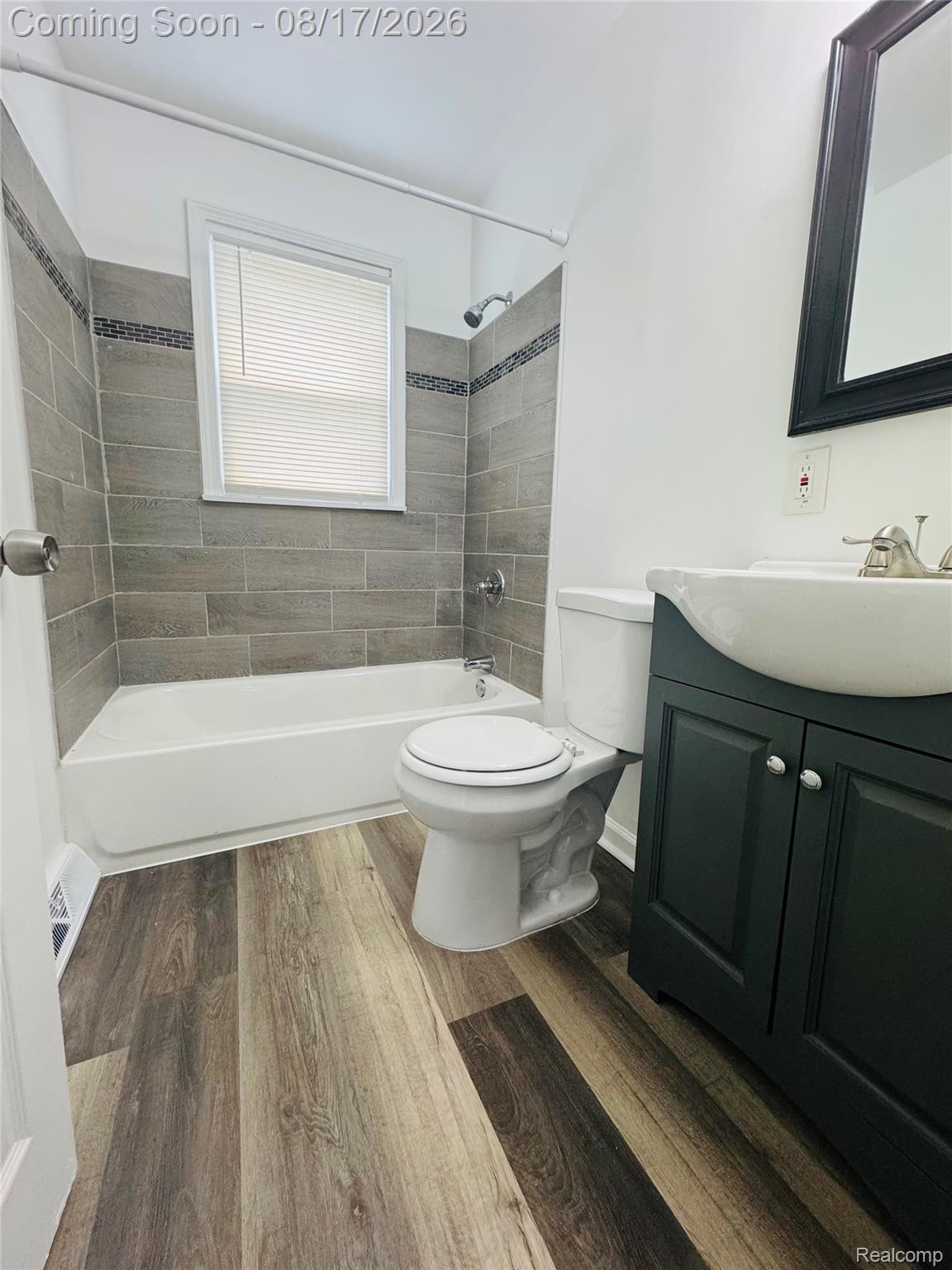 20195 Westhampton Avenue Property Photo 19