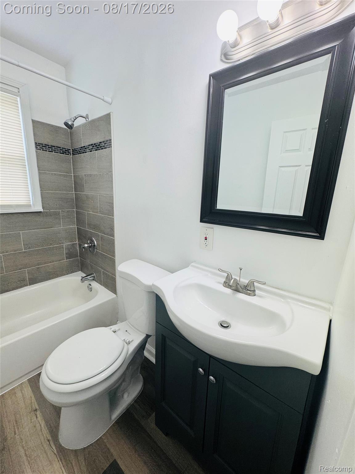 20195 Westhampton Avenue Property Photo 20