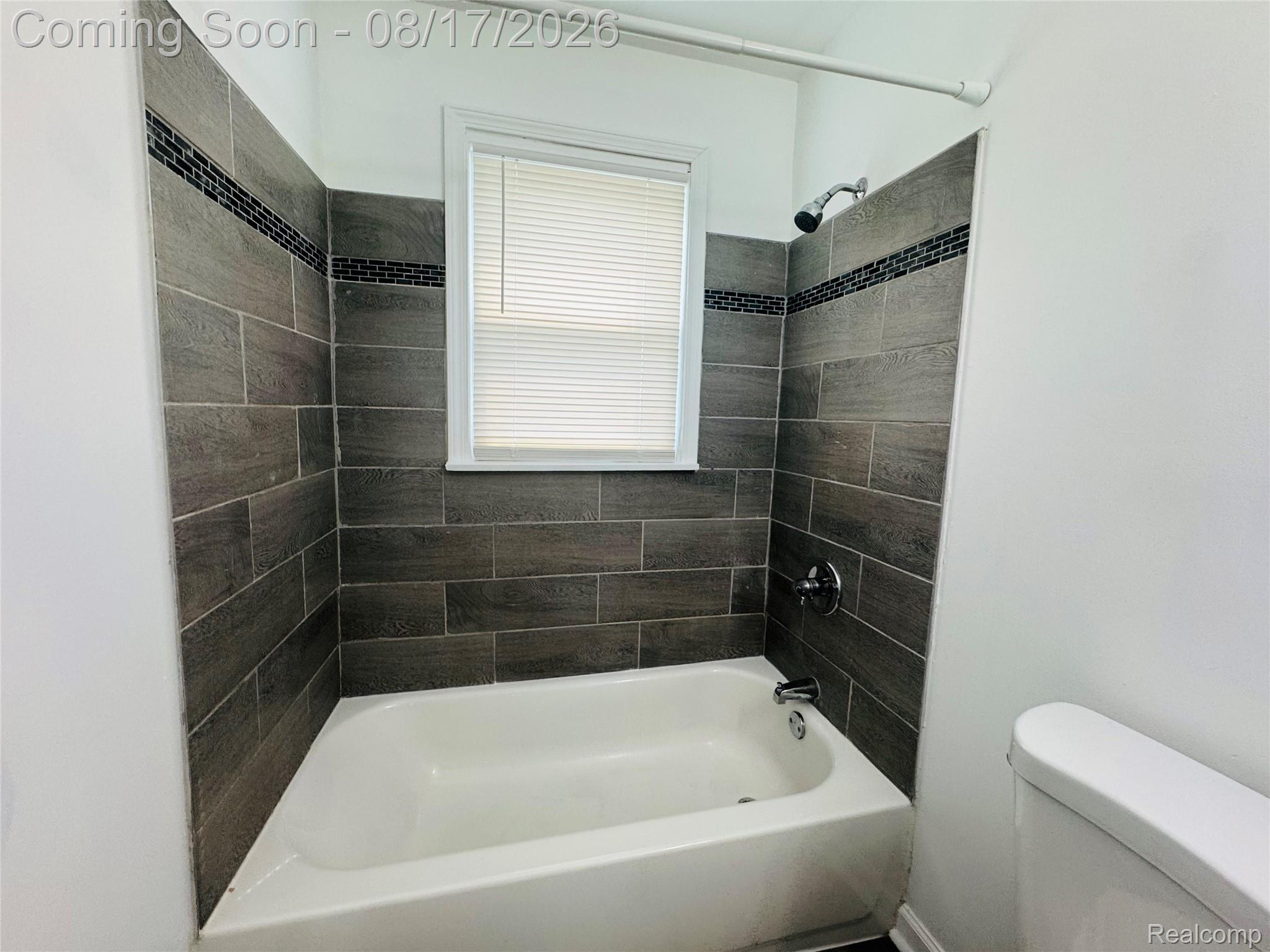 20195 Westhampton Avenue Property Photo 21