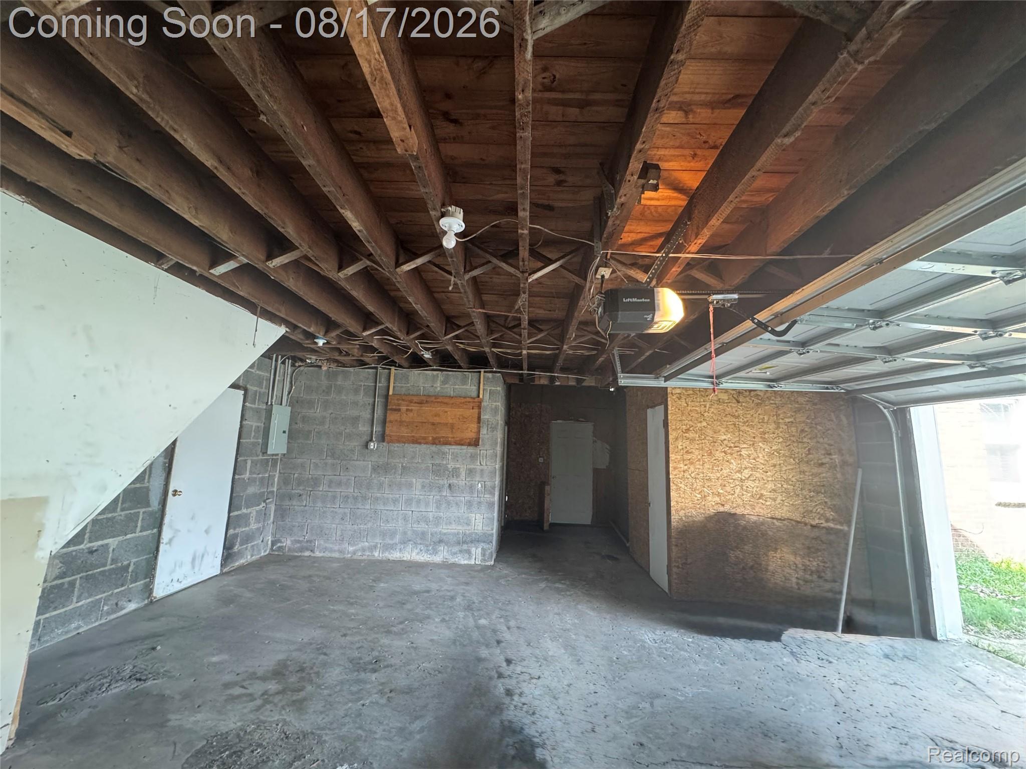 20195 Westhampton Avenue Property Photo 24