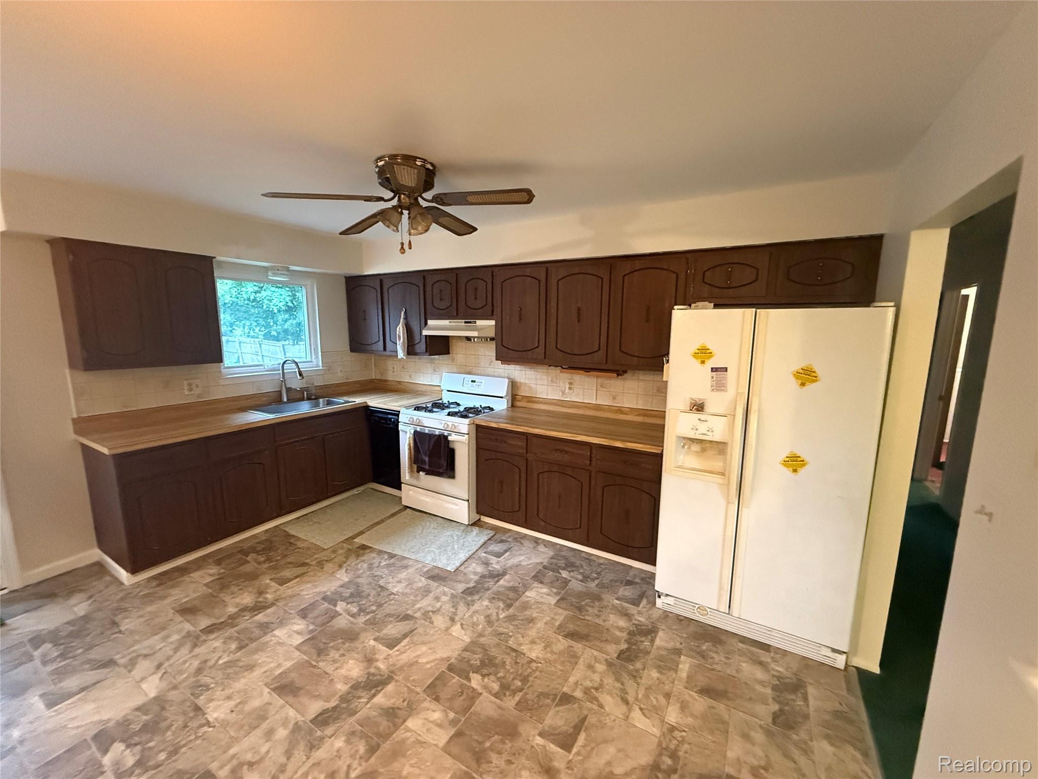37651 Amrhein Road Property Photo 4