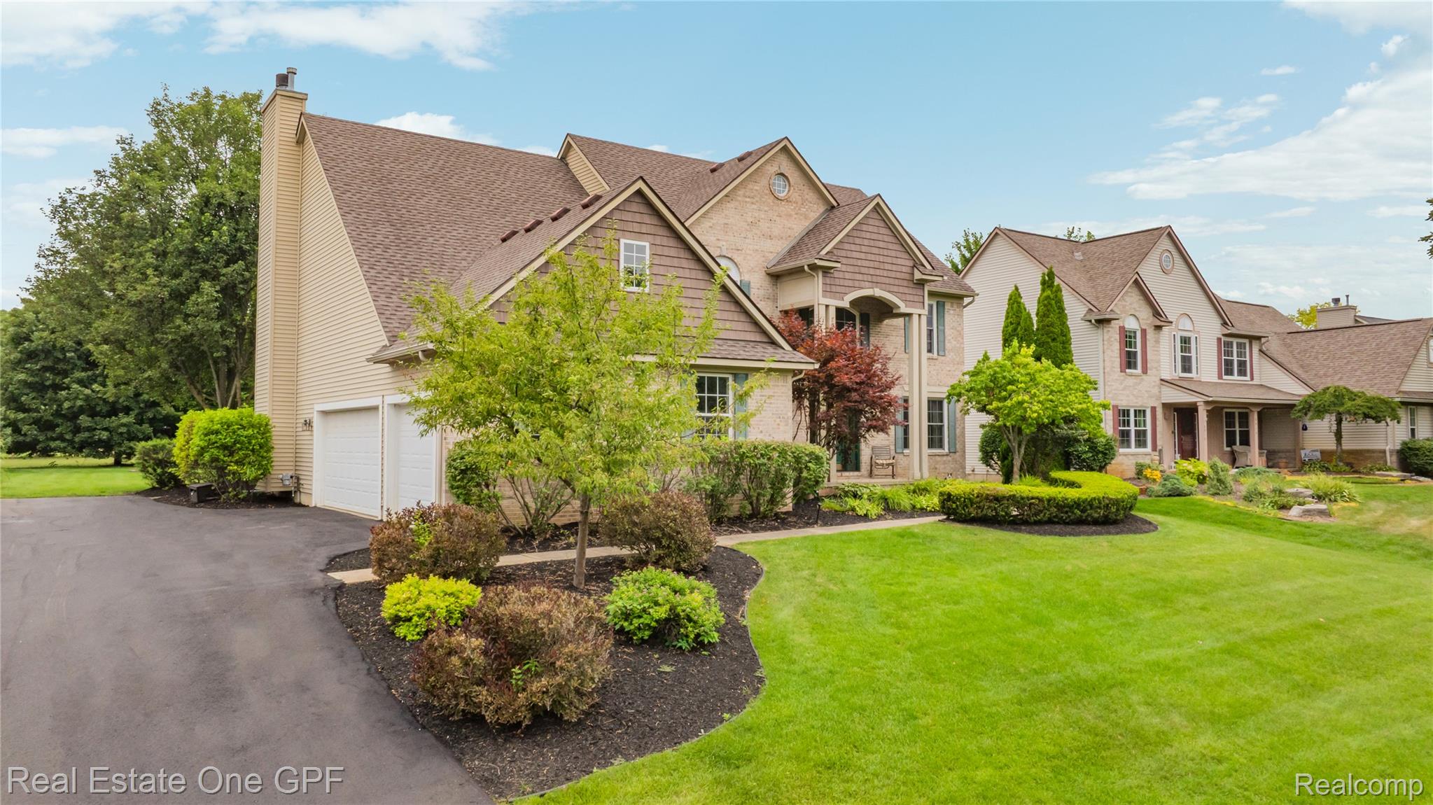 8922 Redstone Drive Property Photo 3