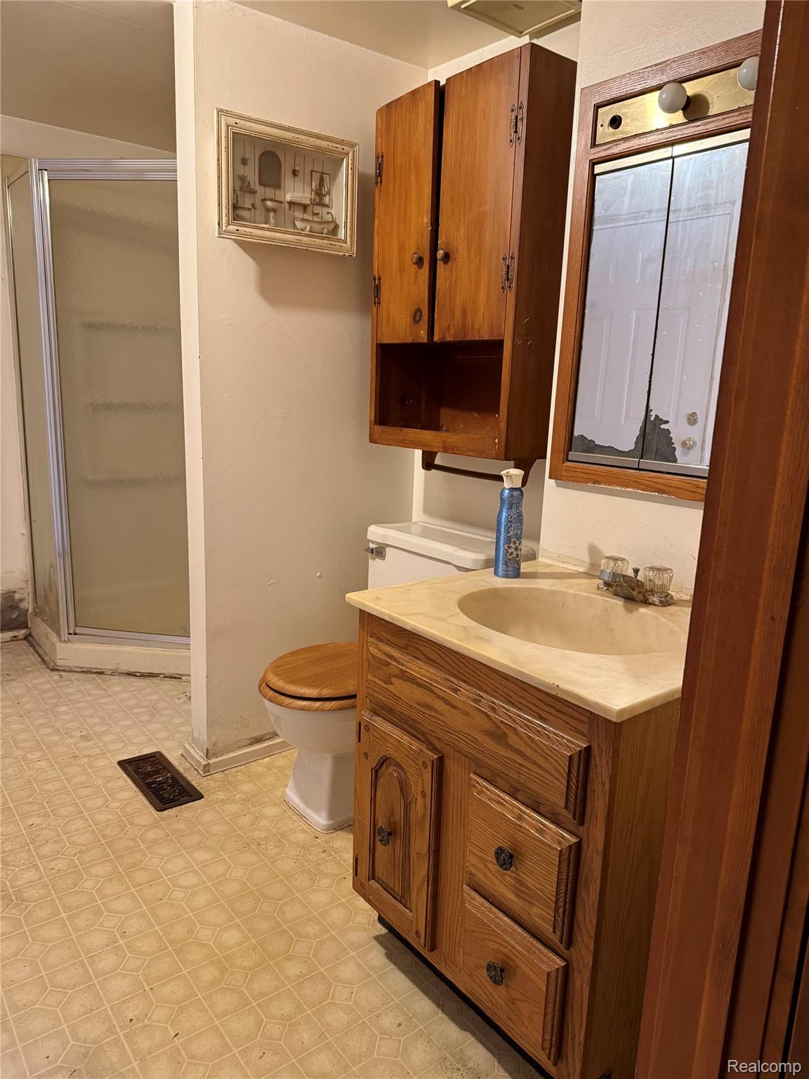 6934 John Street Property Photo 10