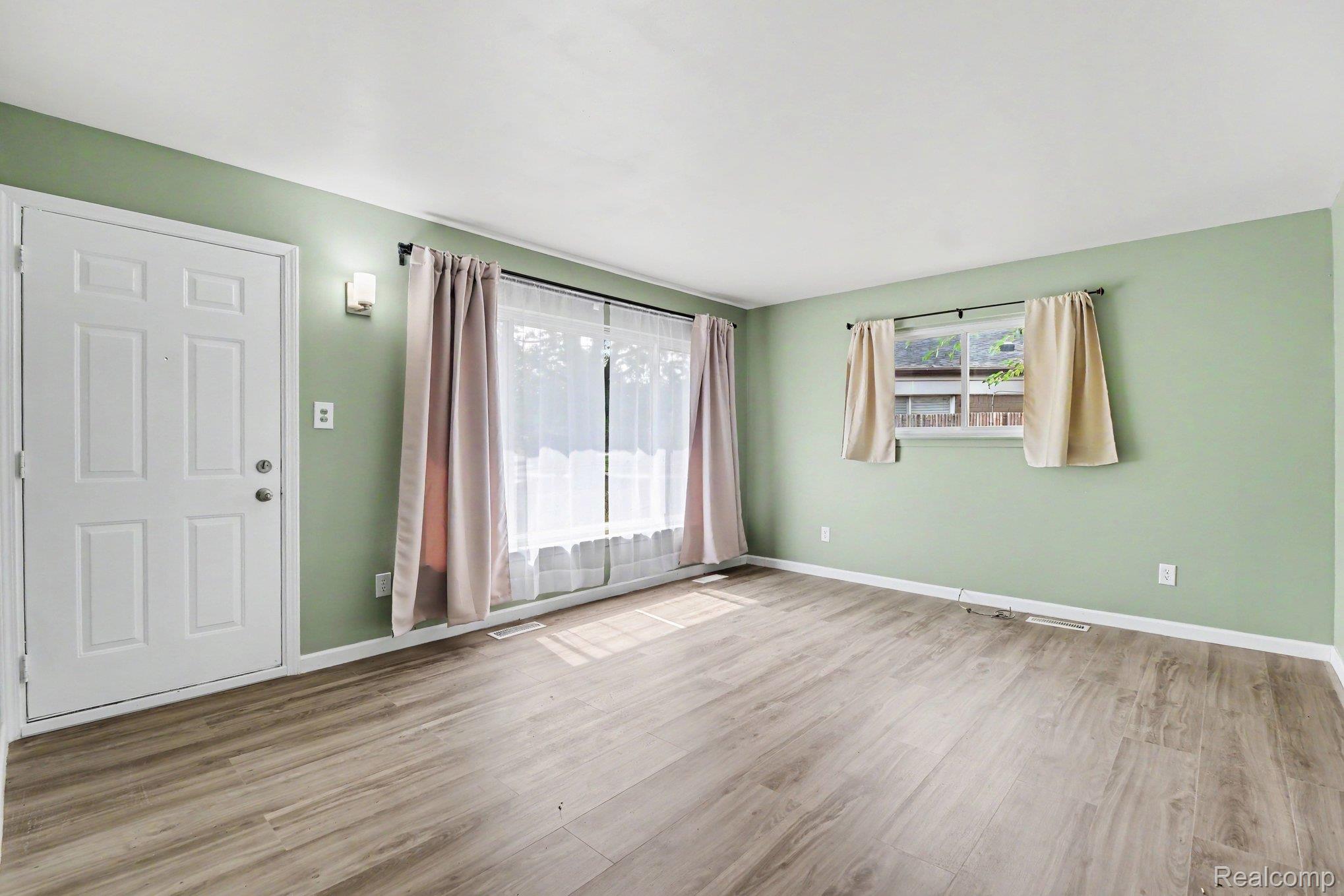 31282 Fernwood Street Property Photo 3