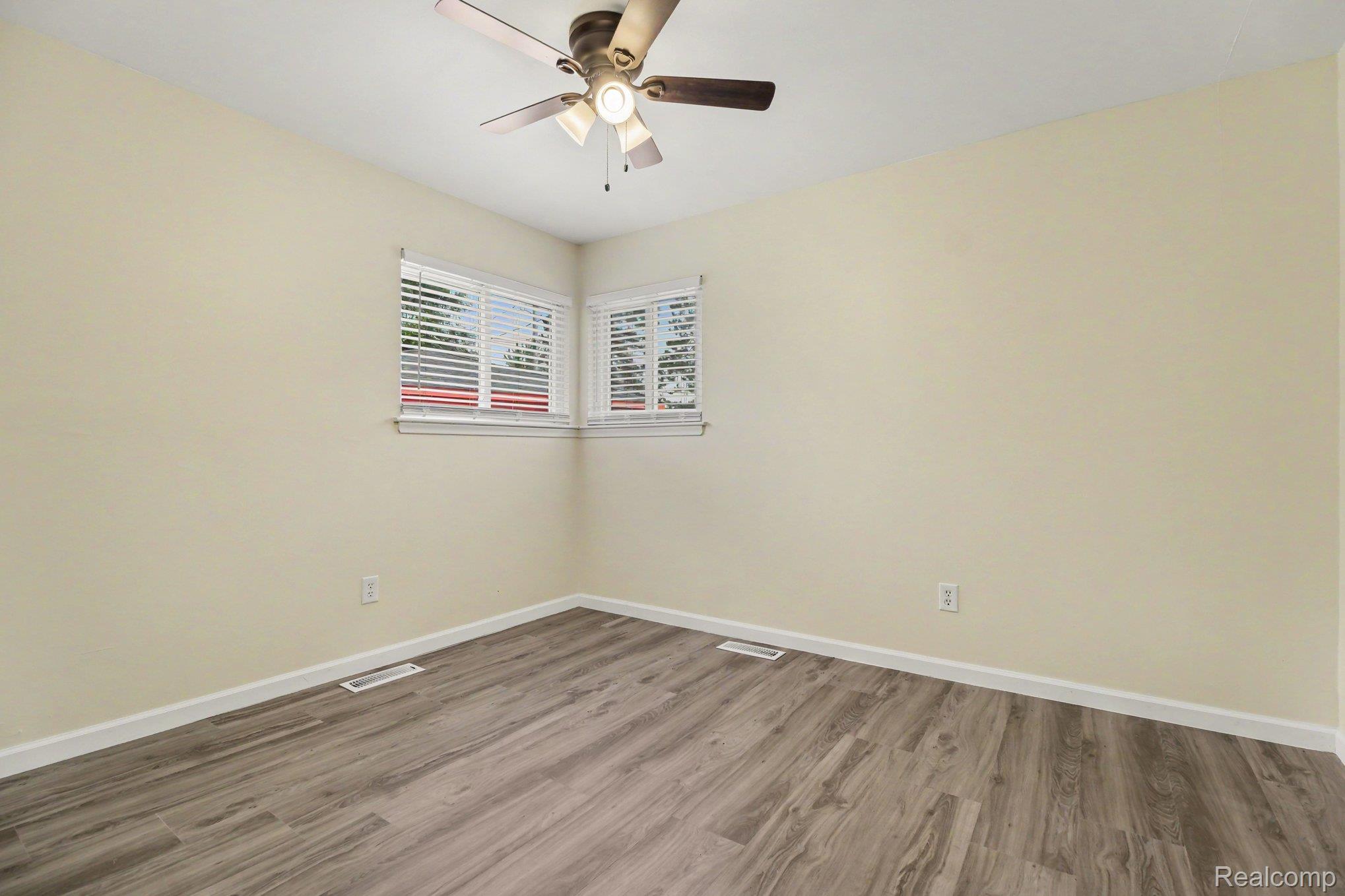 31282 Fernwood Street Property Photo 11
