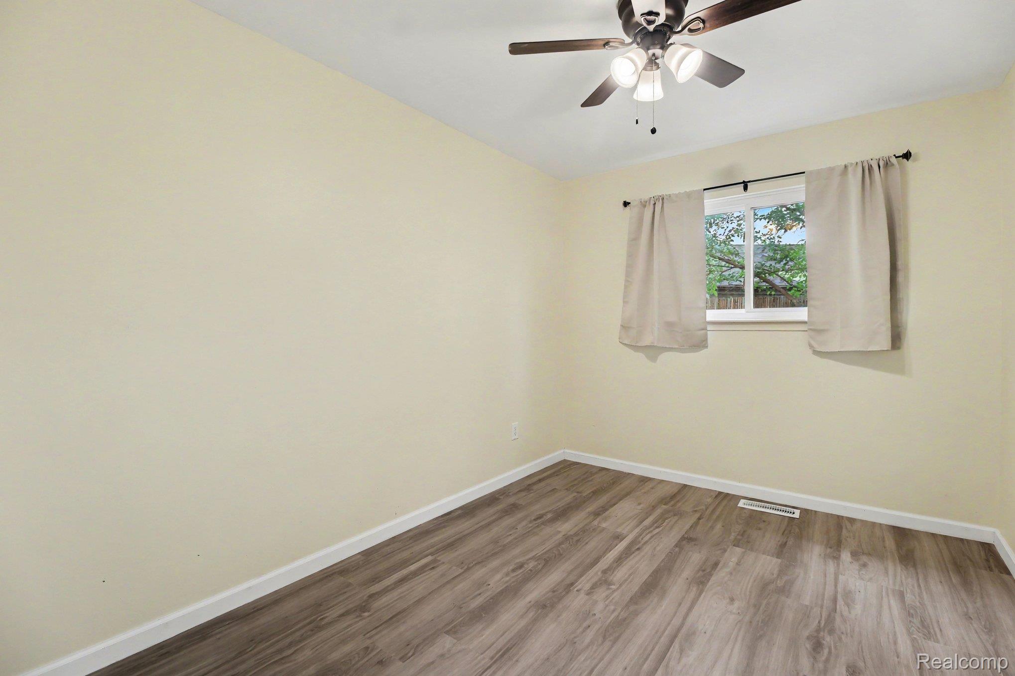 31282 Fernwood Street Property Photo 13