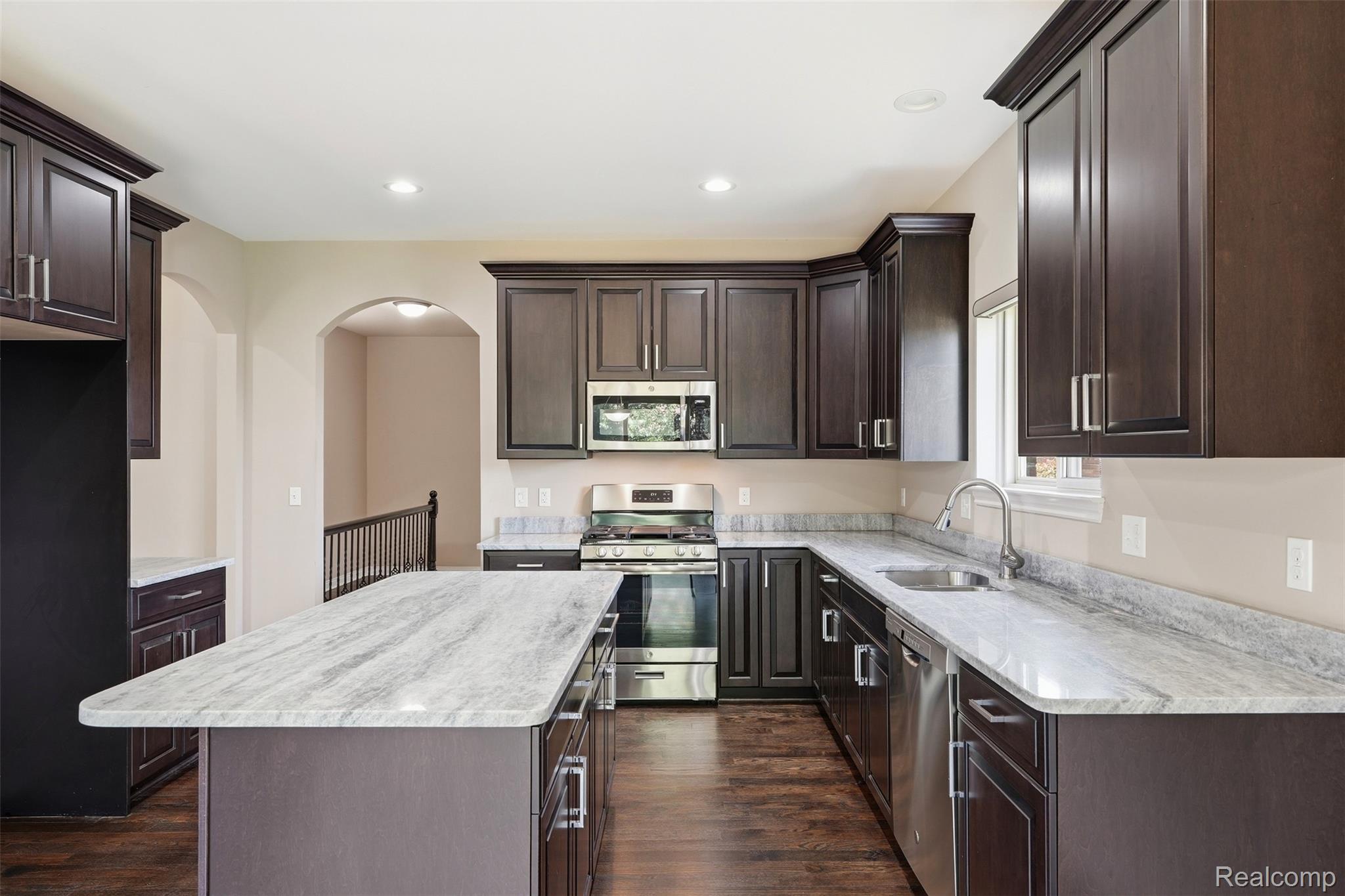7419 Park Terrace Lane Property Photo 10