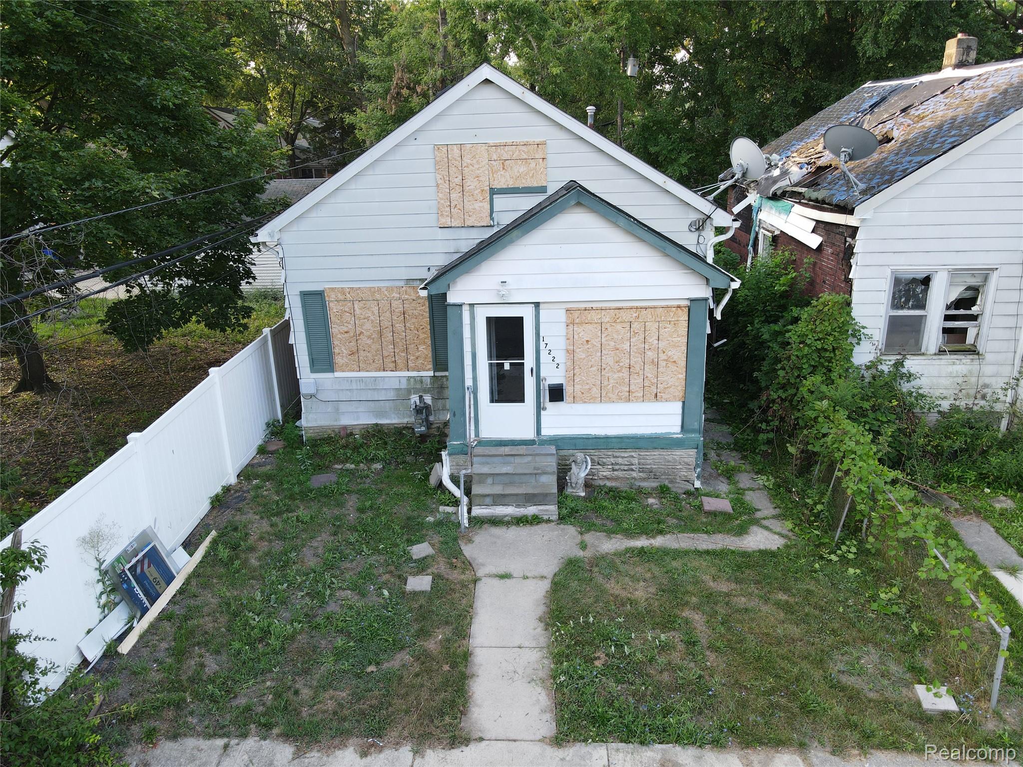 17222 Detroit Street Property Photo 1