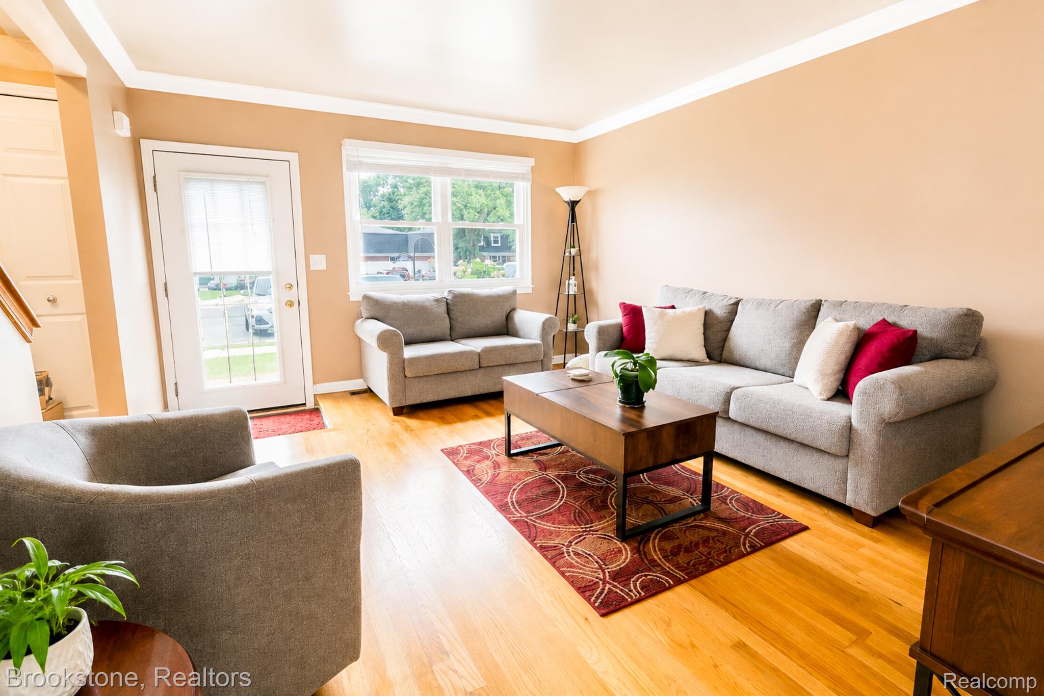 45737 Kensington Property Photo 3