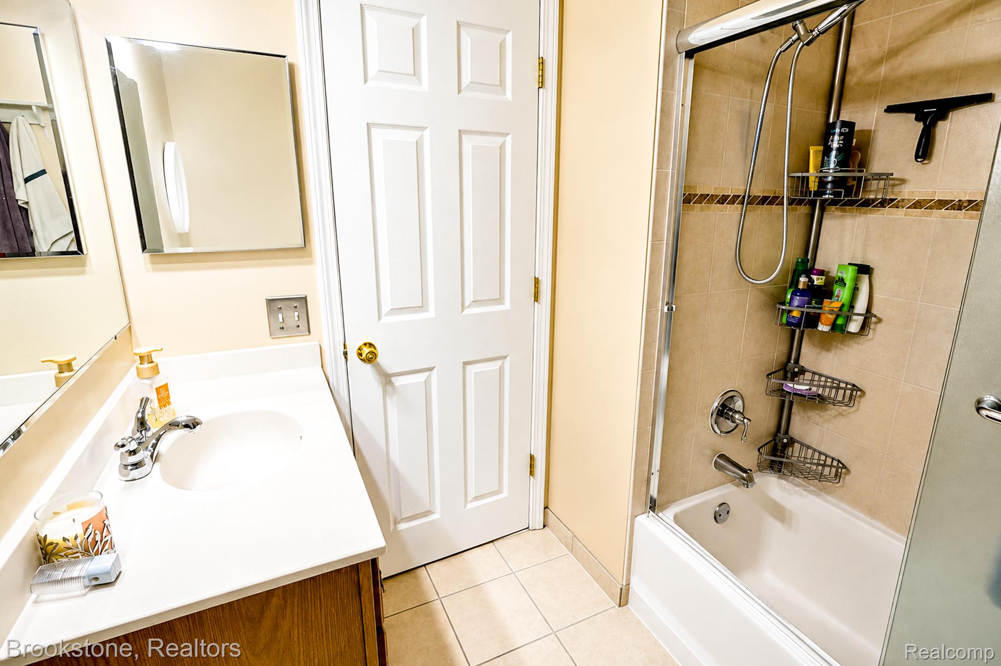45737 Kensington Property Photo 9