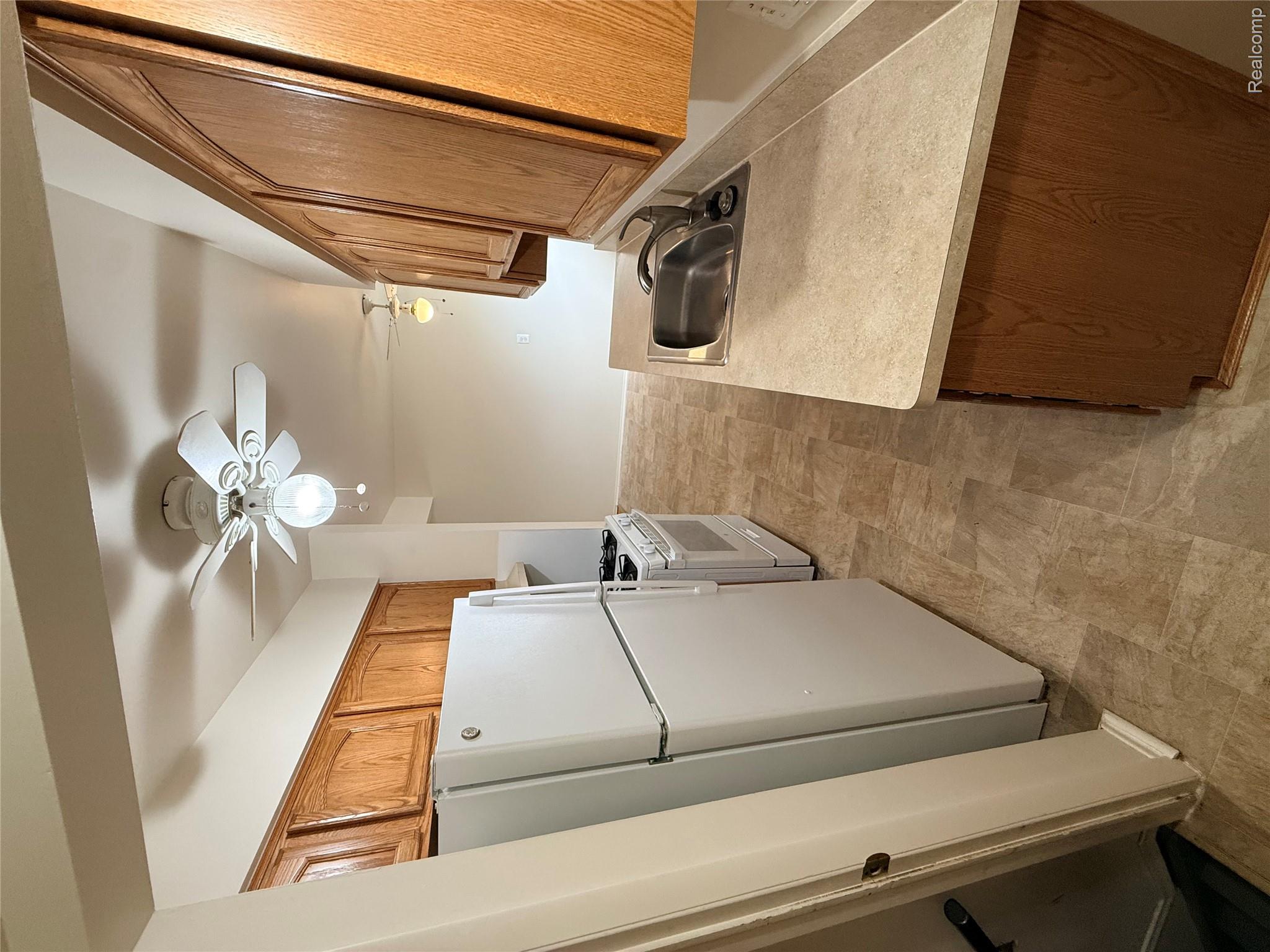 23713 Haig Property Photo 7