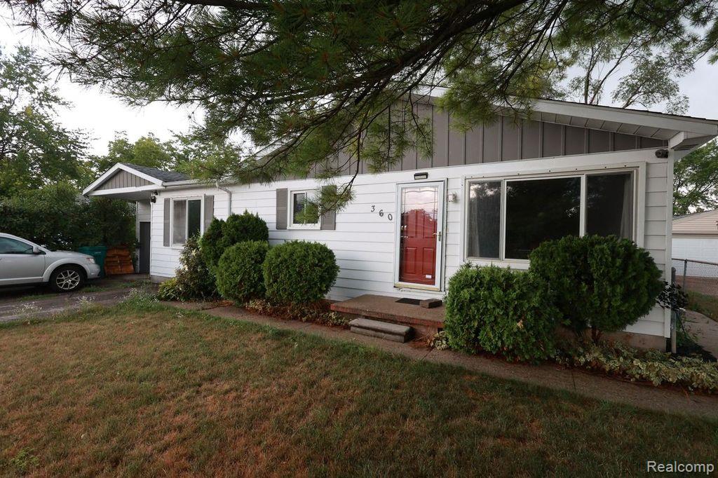360 Woodlawn Avenue