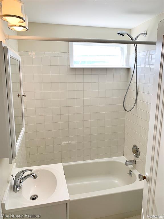 156 N Worth Street Property Photo 11