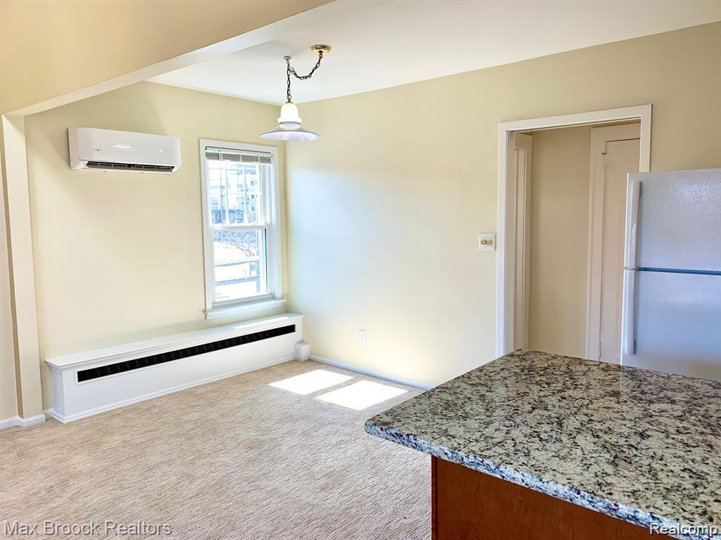 156 N Worth Street Property Photo 20