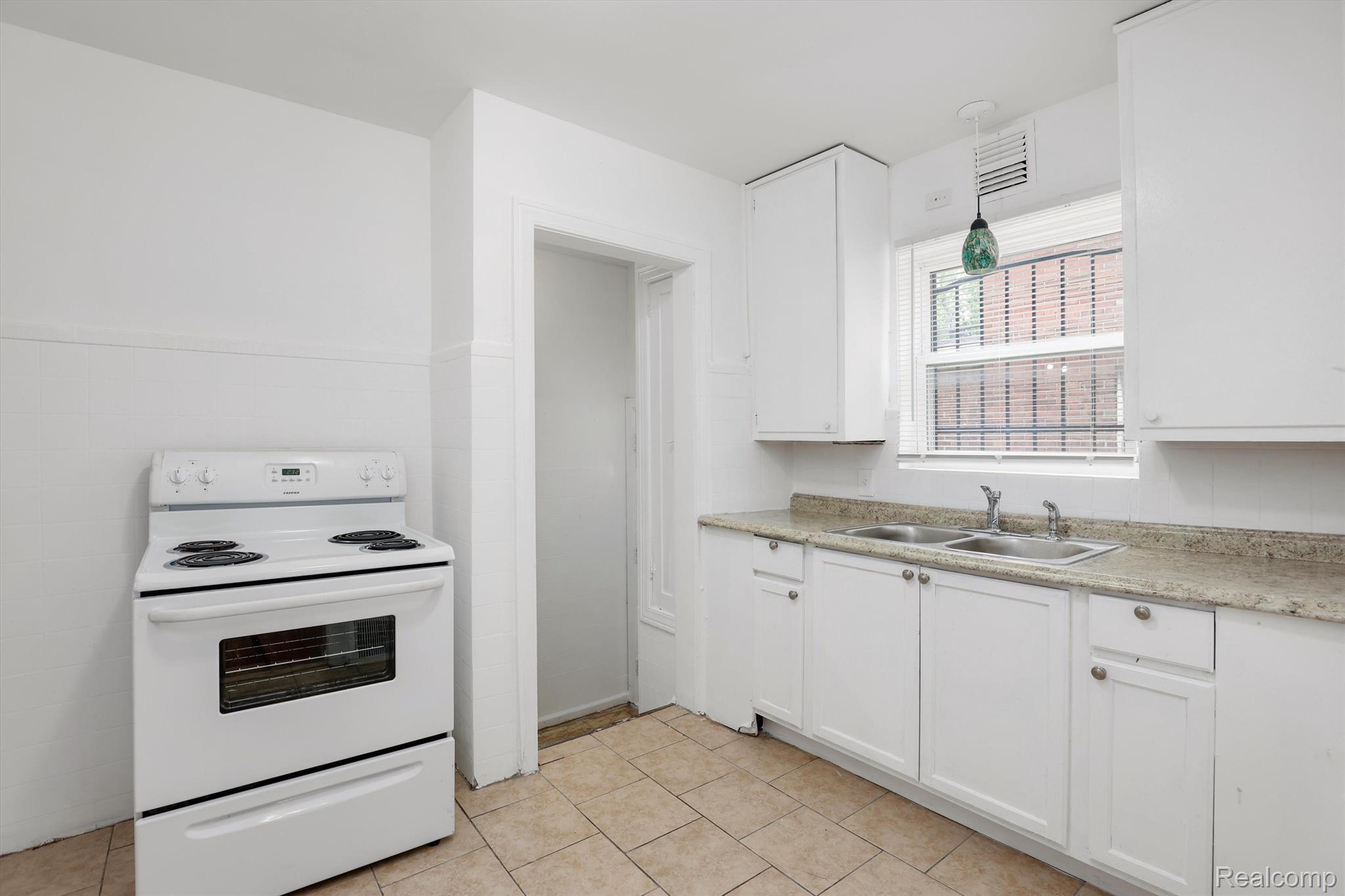 13084 Corbett Street Property Photo 8