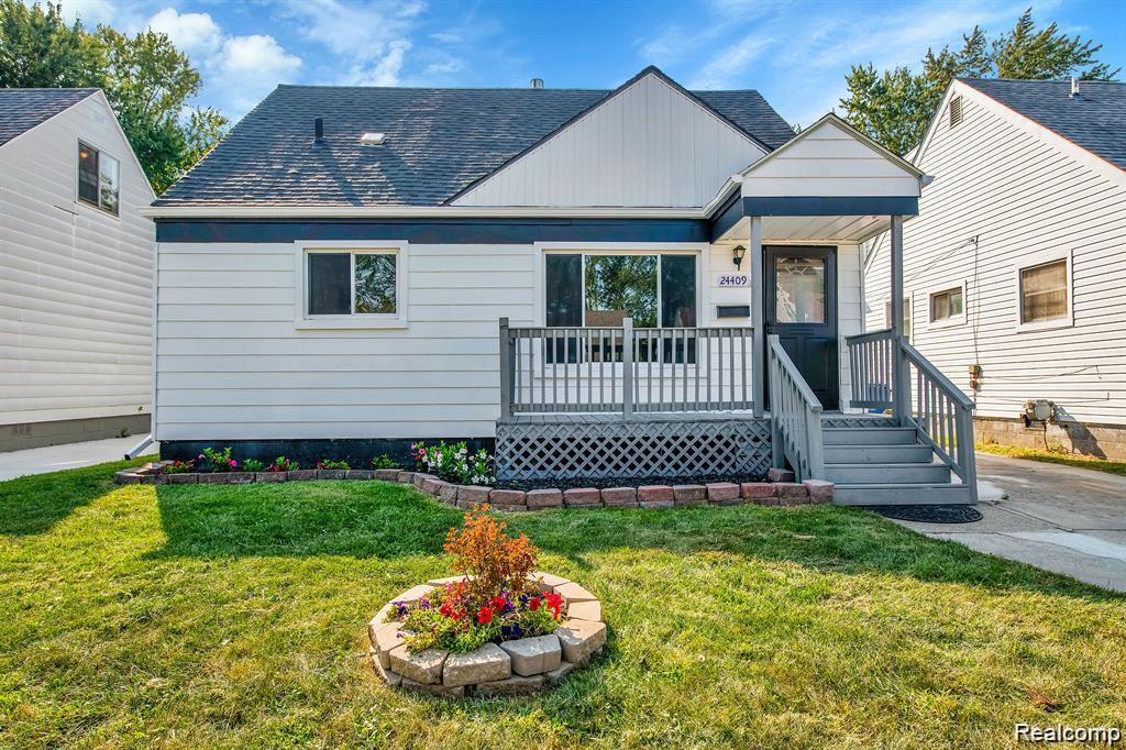 24409 Bolam Avenue Property Photo 1