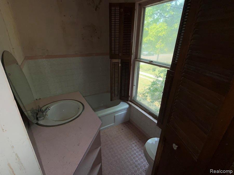 16649 Dixie Highway Property Photo 13