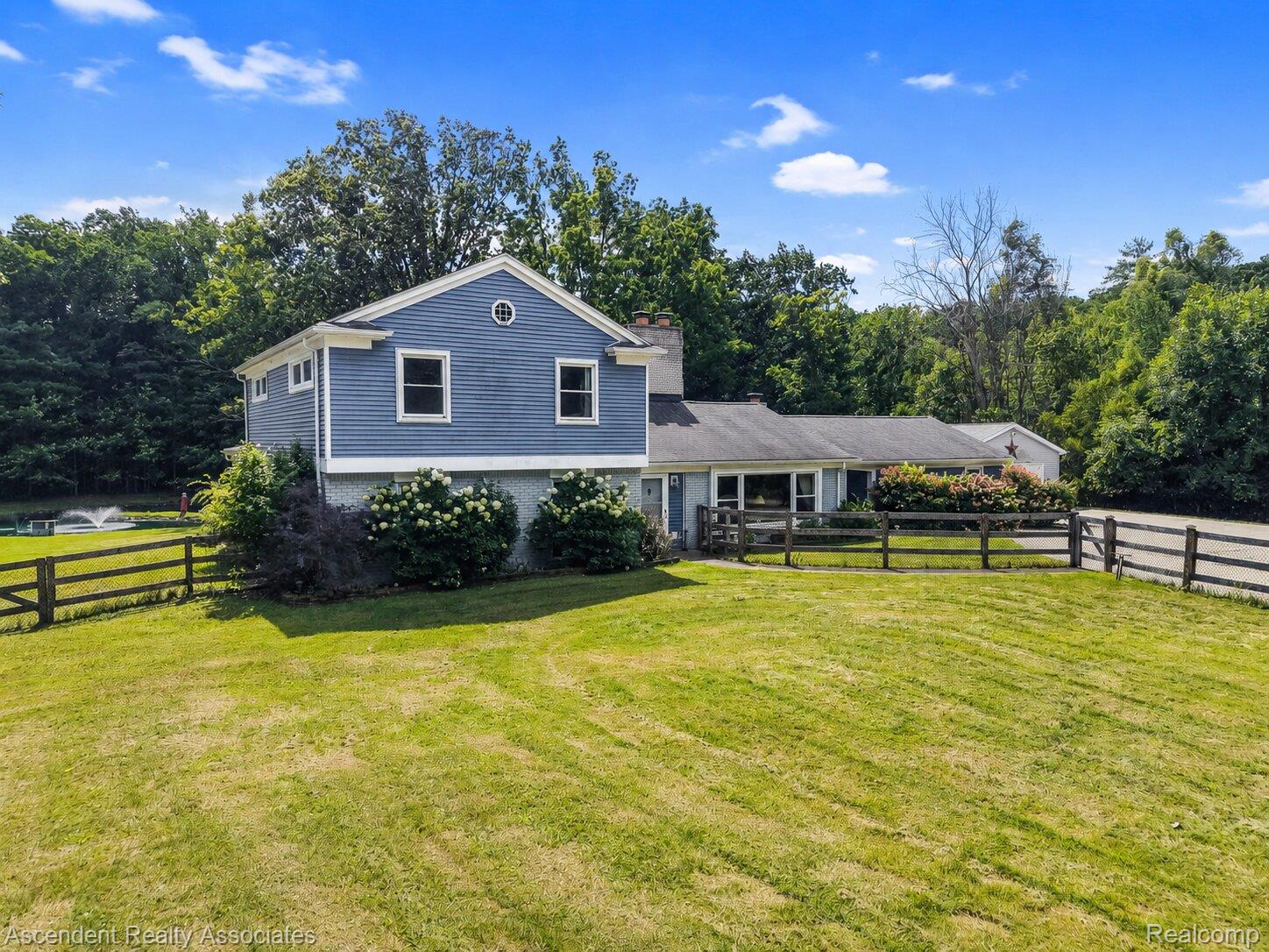 6157 Blue Beech Court Property Photo 2