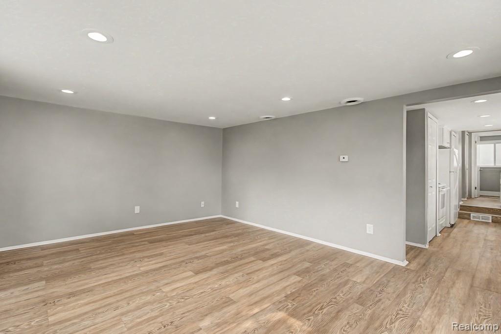 2510 Lakeside Drive Property Photo 7