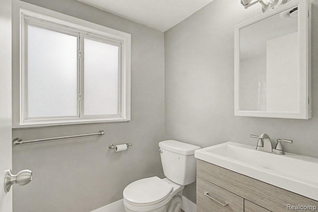2510 Lakeside Drive Property Photo 11