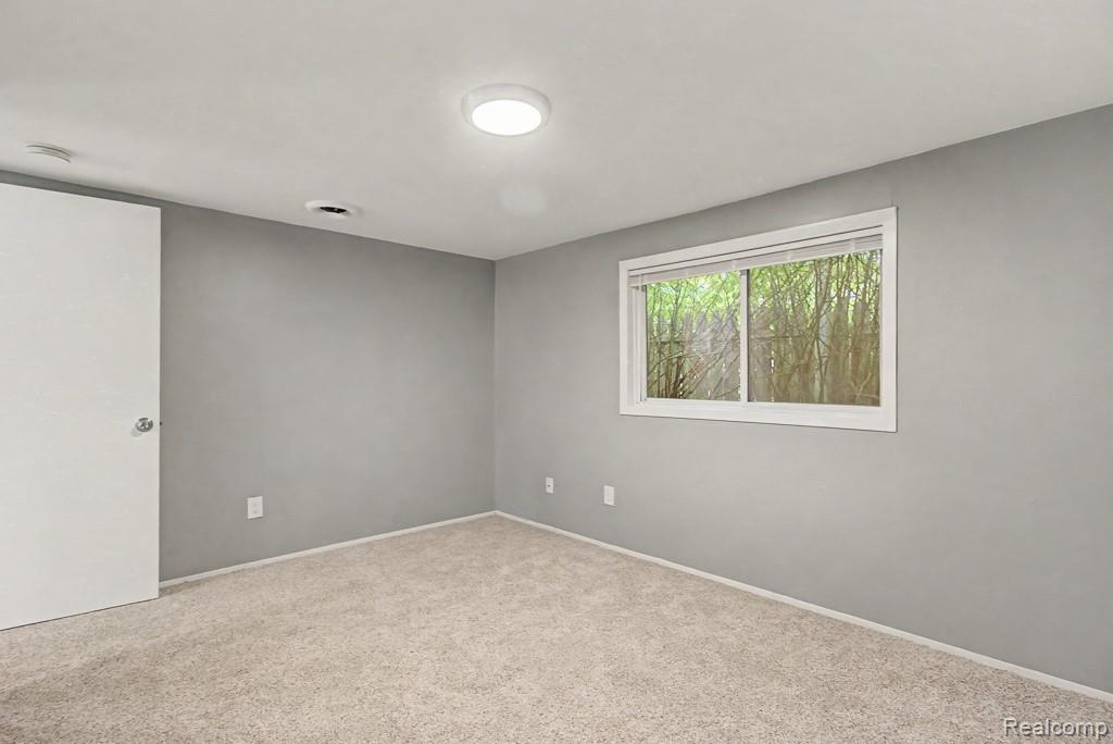 2510 Lakeside Drive Property Photo 17