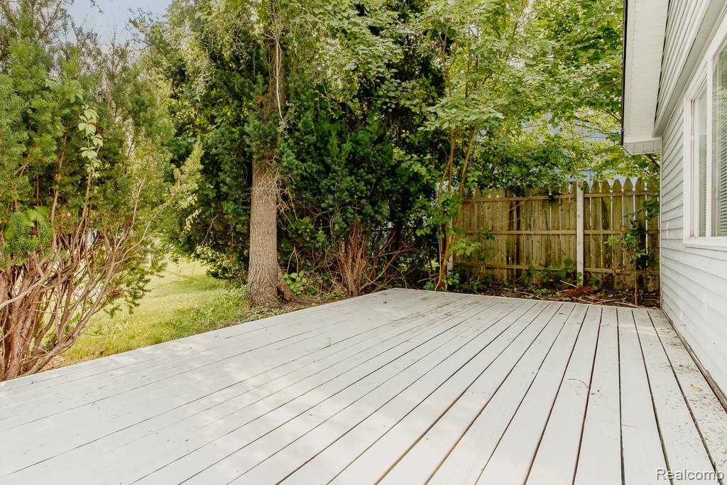 2510 Lakeside Drive Property Photo 20