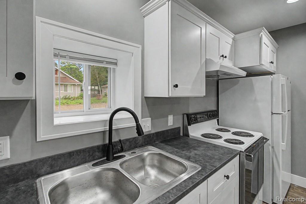 2510 Lakeside Drive Property Photo 28