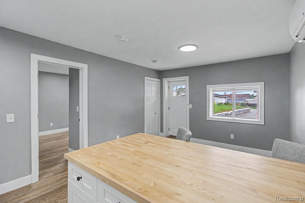 2510 Lakeside Drive Property Photo 29