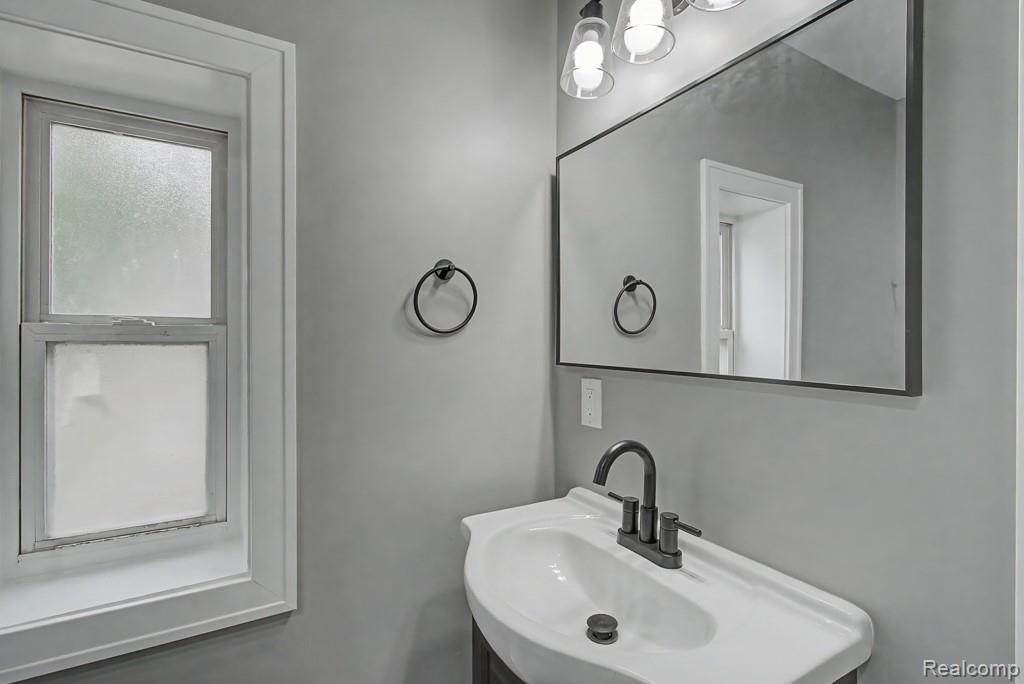 2510 Lakeside Drive Property Photo 34