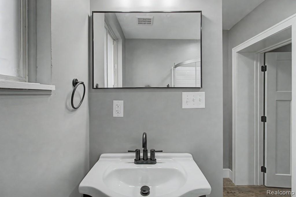 2510 Lakeside Drive Property Photo 45