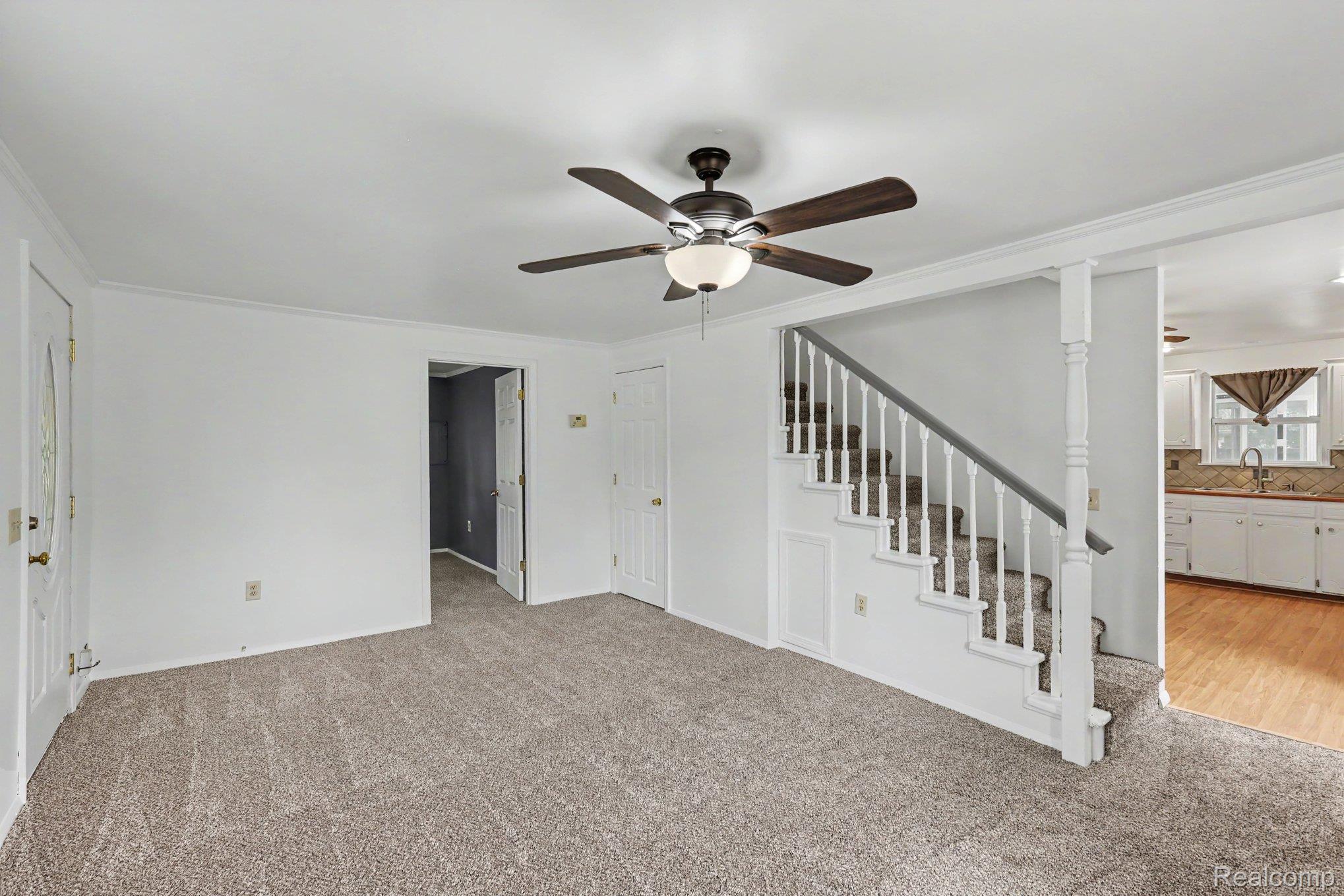 5246 Dania Street Property Photo 5