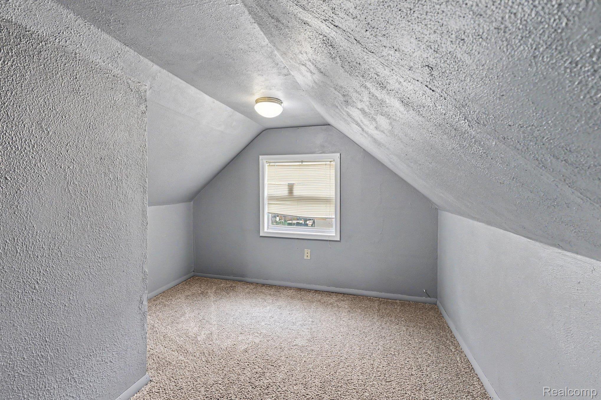 5246 Dania Street Property Photo 17