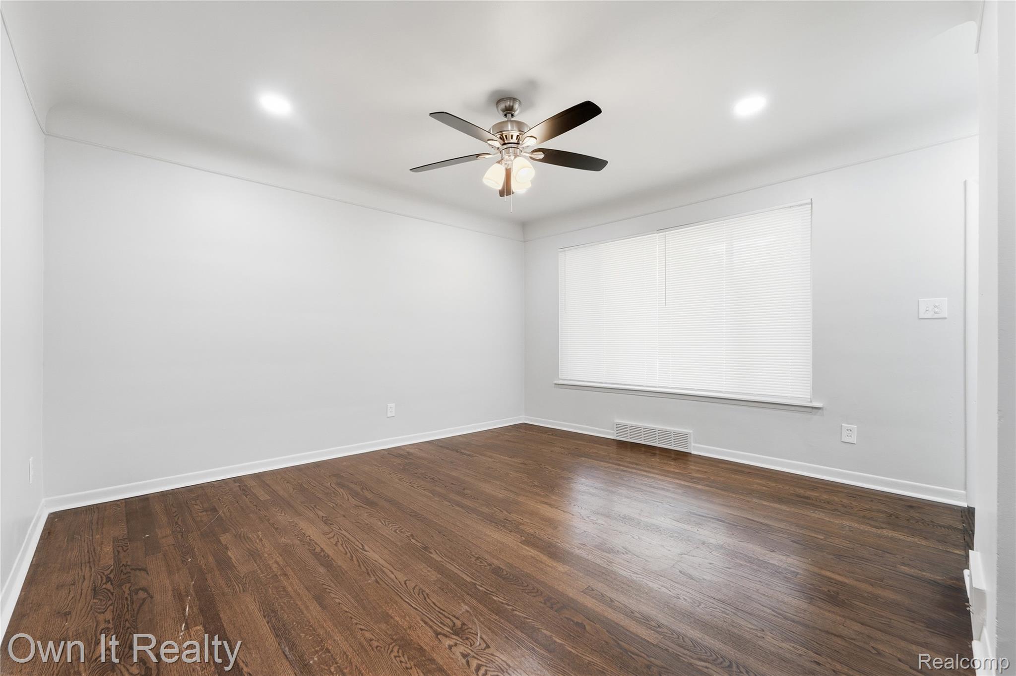 24985 Mabray Avenue Property Photo 6