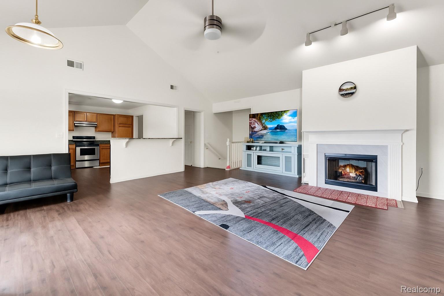 28553 Carlton Way Drive Property Photo 6