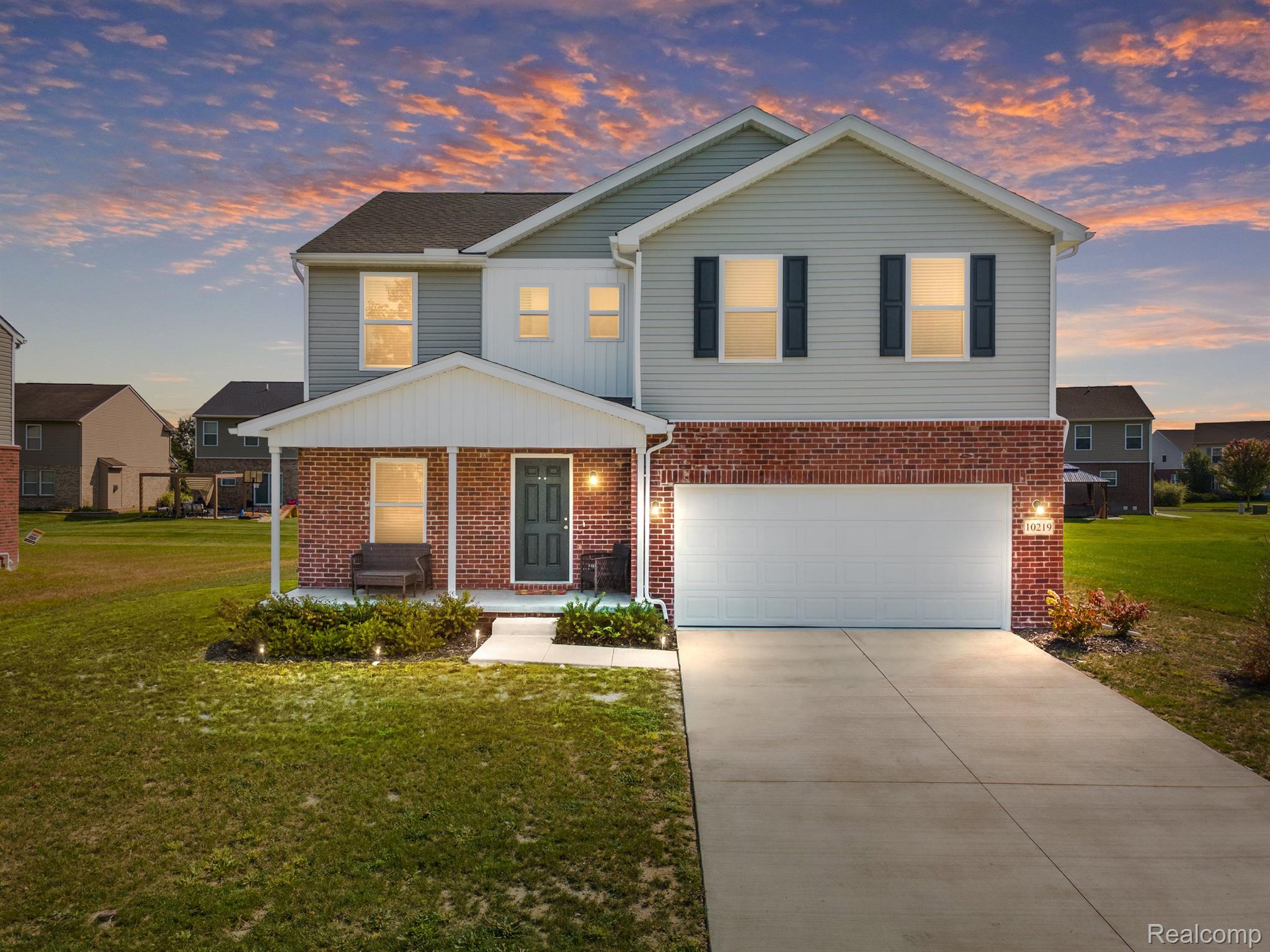 10219 Island Lake Drive Property Photo 1