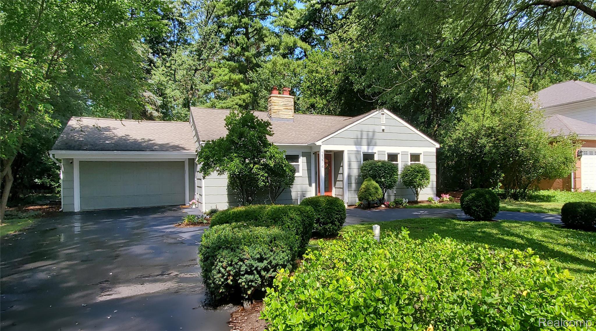 2374 Rutherford Road Property Photo 1