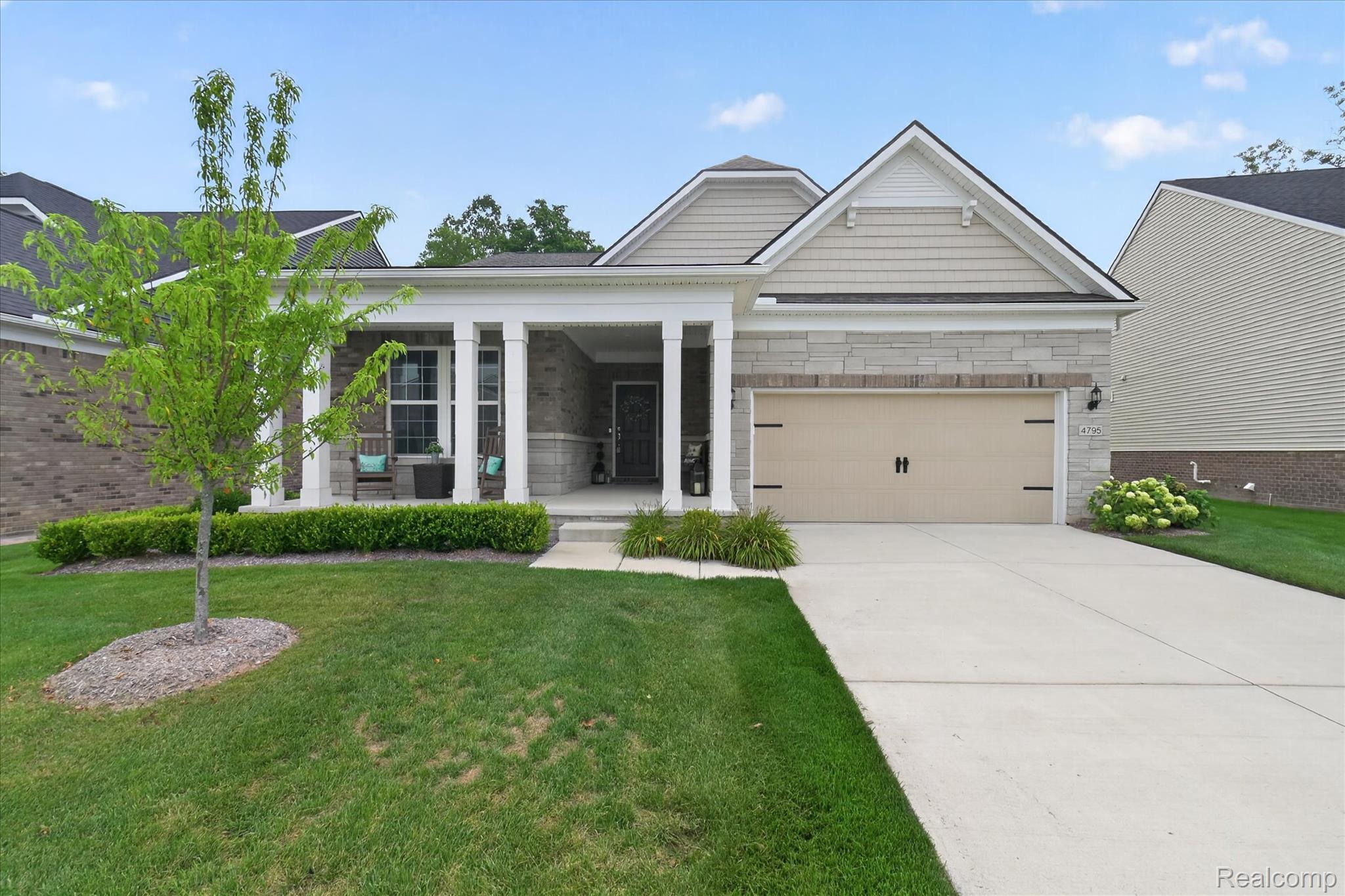 4795 Bingham Road Property Photo 1