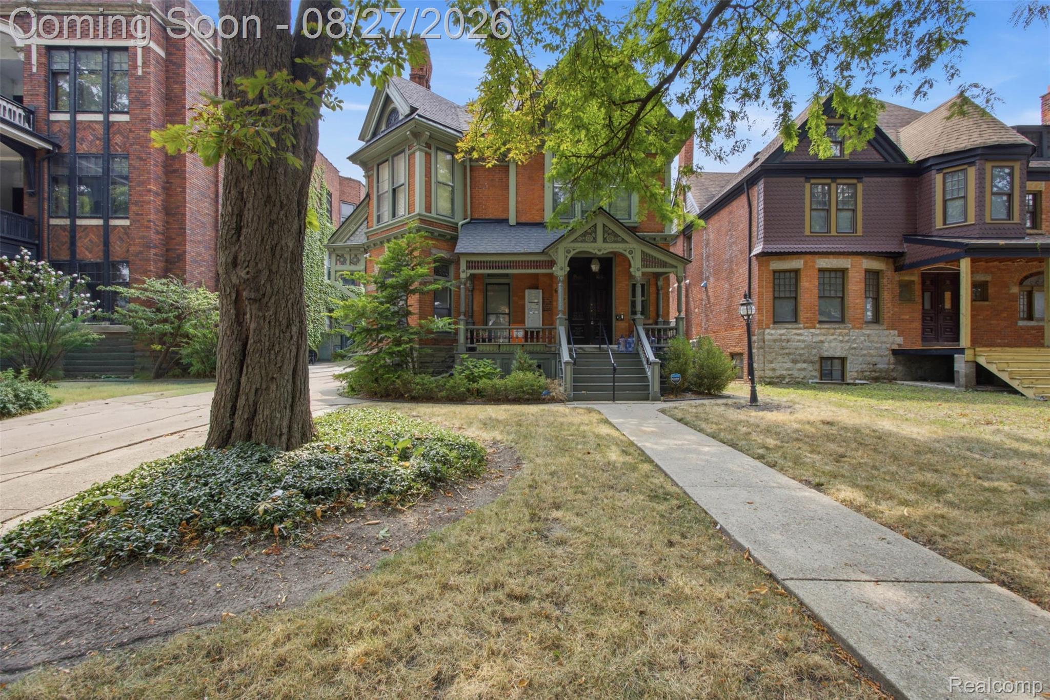 669 W Canfield Street Property Photo 1