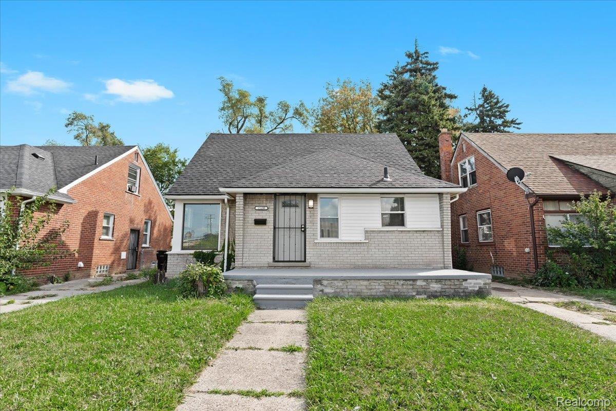 15100 Hubbell Street Property Photo 1