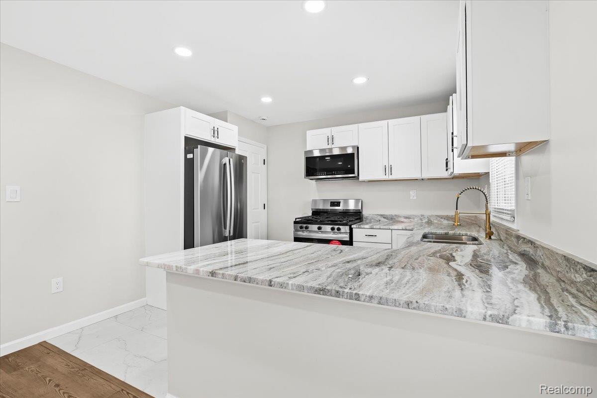 15100 Hubbell Street Property Photo 6