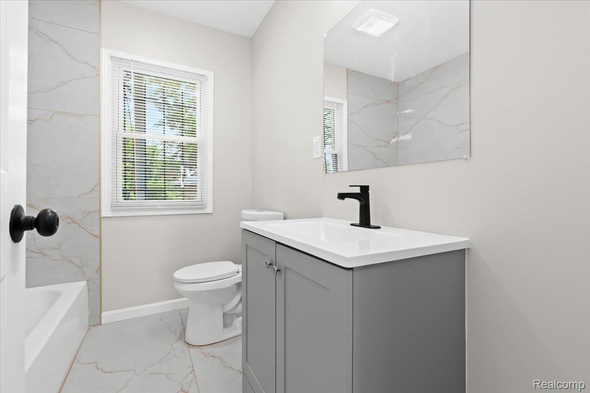 15100 Hubbell Street Property Photo 8