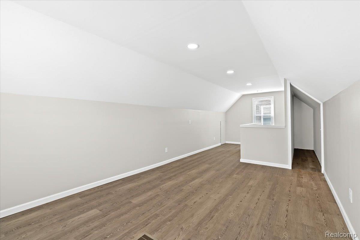 15100 Hubbell Street Property Photo 10