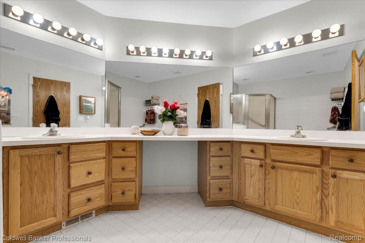 2736 Winter Garden Court Property Photo 23