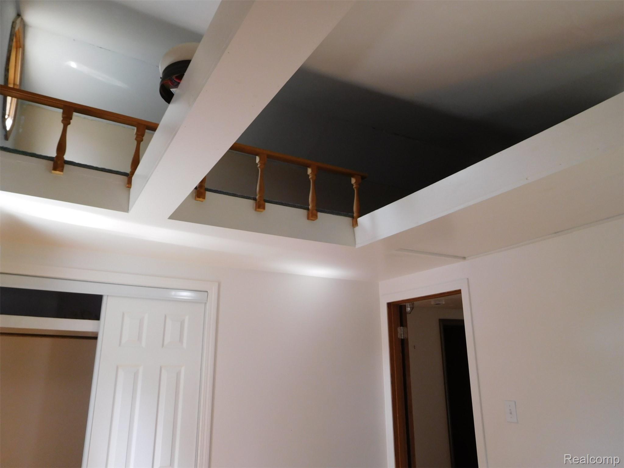 2043 Hillsdale Drive Property Photo 10