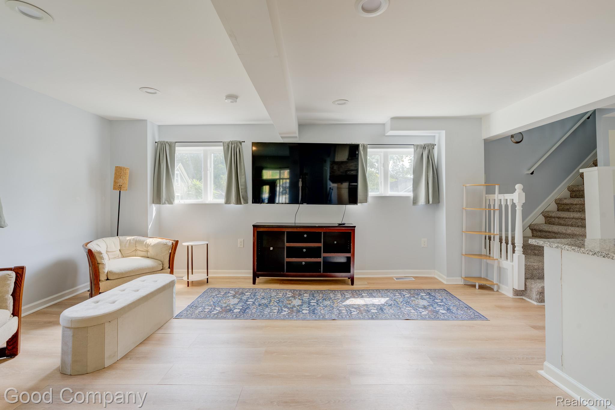 1269 Rochester Road Property Photo 6