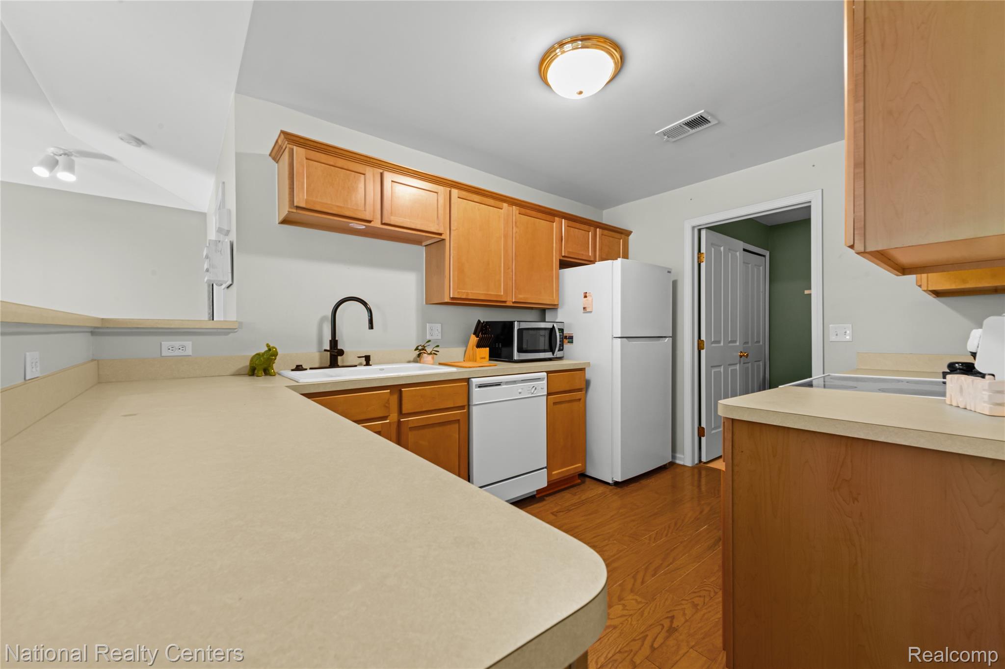 4048 Berkeley Avenue Property Photo 10