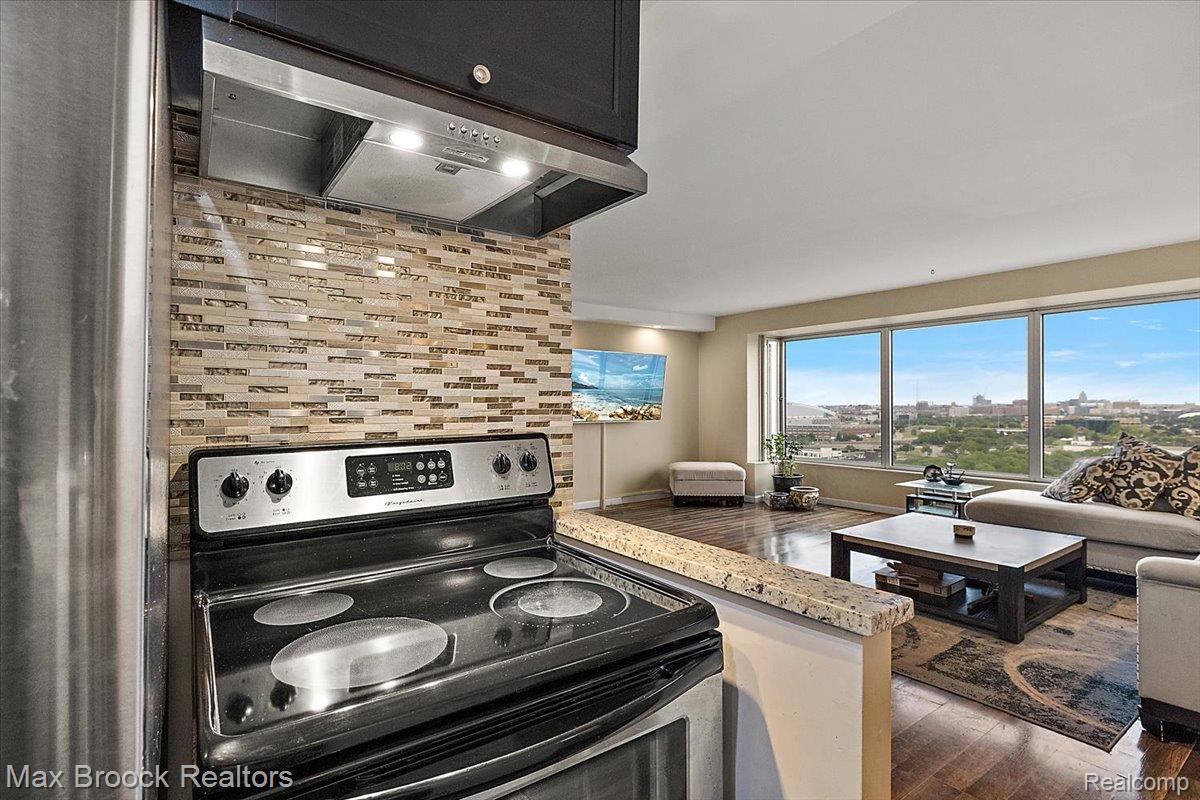 1300 E Lafayette Street 1509 Property Photo 16